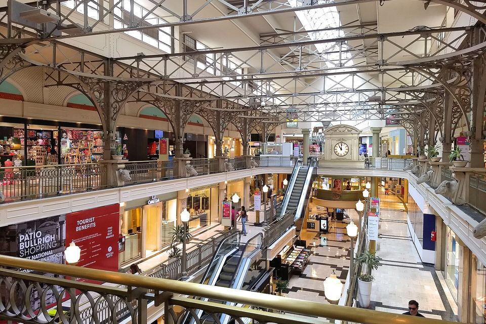 Interior of Patio Bullrich with its iron structure